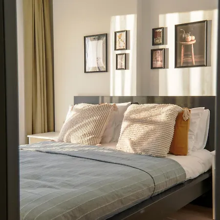 Apartment Comfy Flat 5 Min To Marina